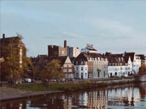 Billeje & lejebil i Maastricht