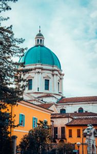 Billeje & lejebil i Brescia